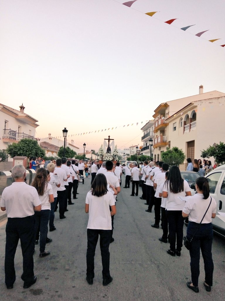 BandaElBorge's tweet photo. Hoy acompañando a la V. de las Angustias, patrona de #LaViñuela. Gracias Viñoleros/as por vuestra confianza. #CofradiasMLG @PatronasMalaga https://t.co/wQmYYMFovs