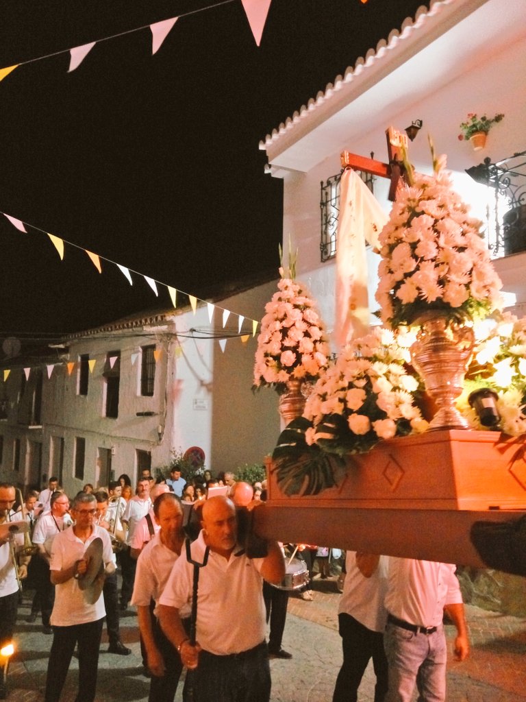 BandaElBorge's tweet photo. Hoy acompañando a la V. de las Angustias, patrona de #LaViñuela. Gracias Viñoleros/as por vuestra confianza. #CofradiasMLG @PatronasMalaga https://t.co/wQmYYMFovs