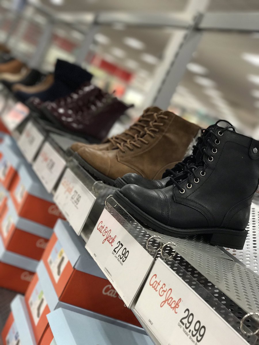 sarah_sklar1's tweet photo. When two of your brand team members hit it out of the park with the new shoe reset! #bootsforeveryone #zonedtoperfection #myteamrocks https://t.co/8Oh0vFROuu