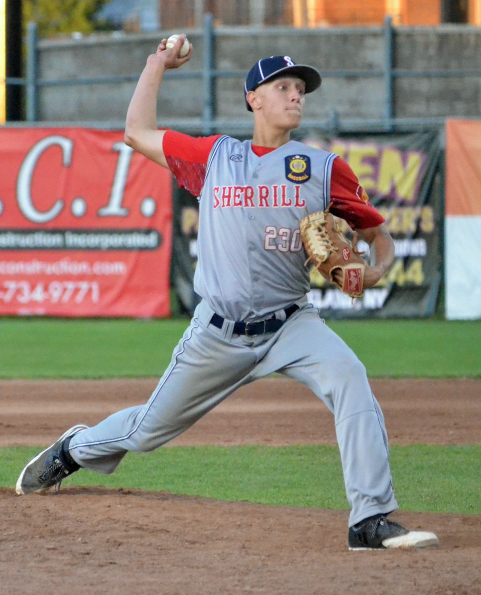 OneidaSports's tweet photo. #LegionBaseball: @SLegbaseball fights to final out in season-ending loss to @rocklandpirates. 
https://t.co/PVx9qzxris https://t.co/Ge33PGyH8R
