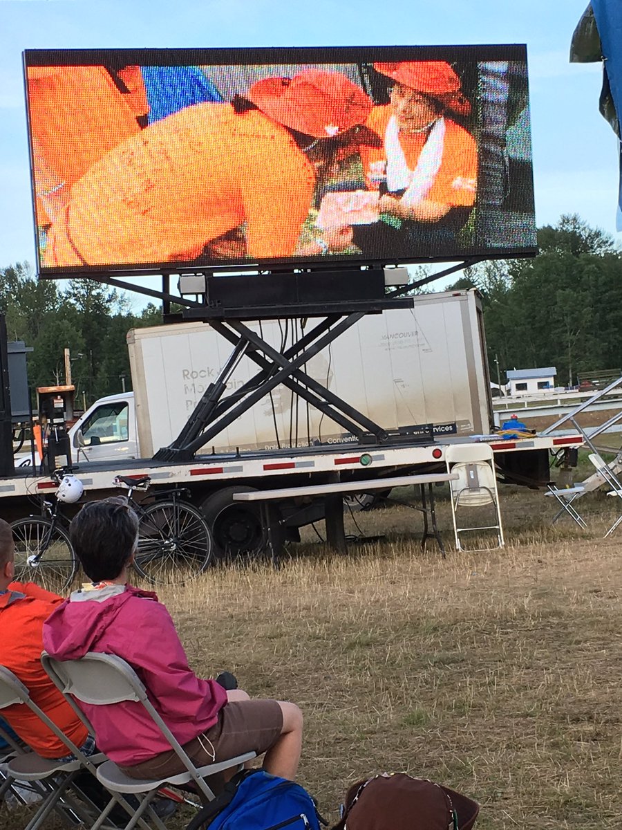 GGCSOARBC's tweet photo. We're enjoying the camp slideshow at closing ceremony! #soarbc https://t.co/9Yo9L0Ezvy