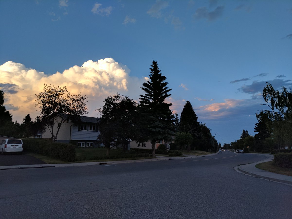 artofluba's tweet photo. Looking North from Huntington Hills. #yyc #stormcell #epicclouds https://t.co/WO6qTkoBr6