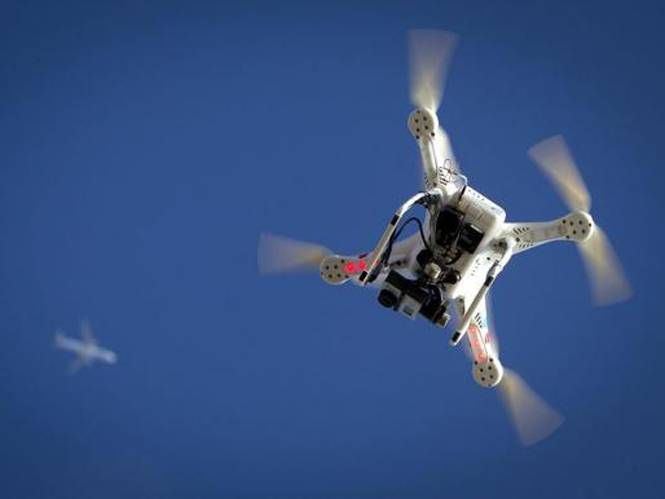 MCellblock's tweet photo. UK may introduce #drone registration, safety tests ,check it out https://t.co/3u52GhddGb #It #mobile #technology #science #cloud #store https://t.co/FUfo6DHaa1
