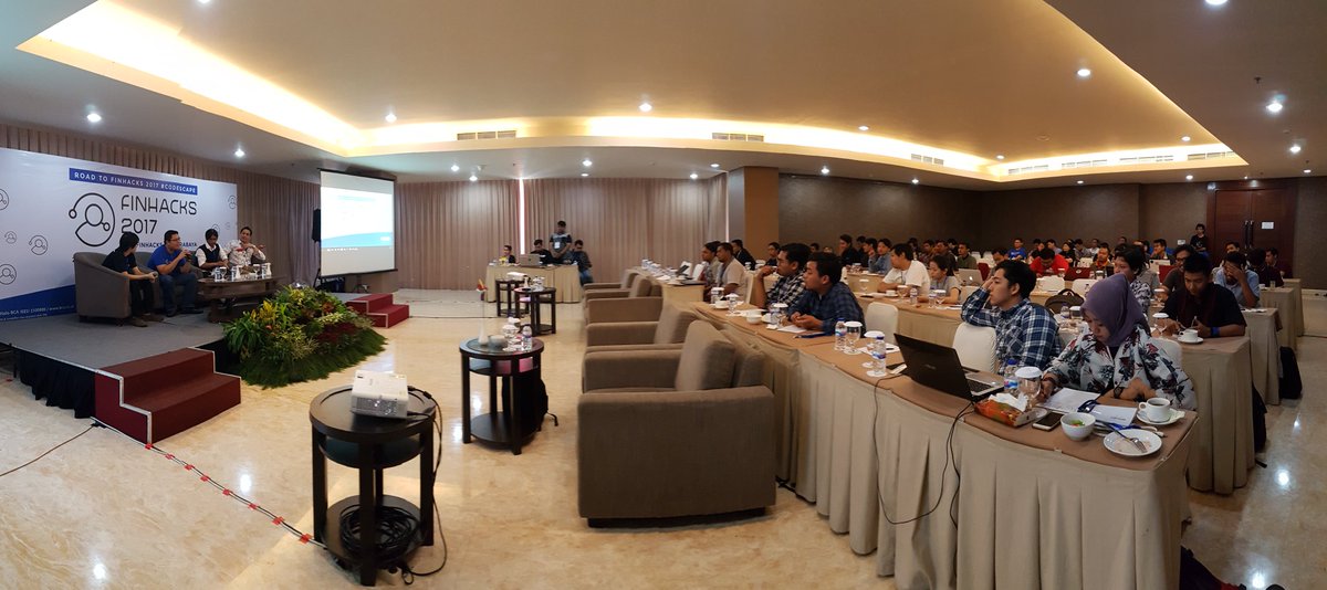 dailysocial's tweet photo. Surabaya rocks! #RoadToFinhacks2017 #CodeScape #Finhacks more info -> https://t.co/dLQbUOY90w https://t.co/DDbTWfFavd