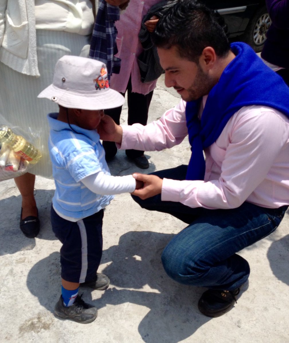 luisbecerrildom's tweet photo. Los niños indígenas merecen lo mejor, nuestro ejemplo será su guía y nuestro amor su fortaleza!! #cuentaconmigo #temoaya #MensajealaNacion https://t.co/zn2b7ENNsm