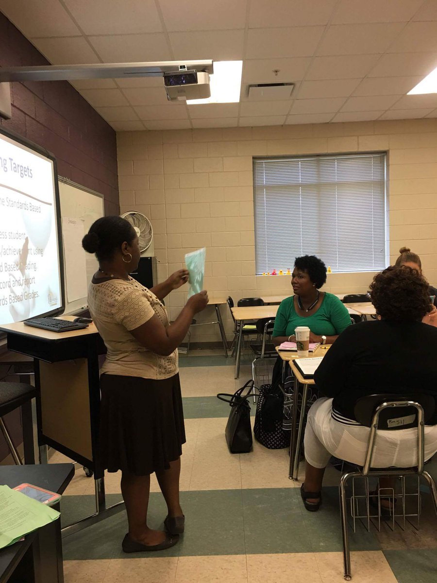 RCSSMath's tweet photo. Elementary teachers at the Summer Institute!! #StandardsBasedGradingSession #rcssmath https://t.co/vMiG7rXo0w