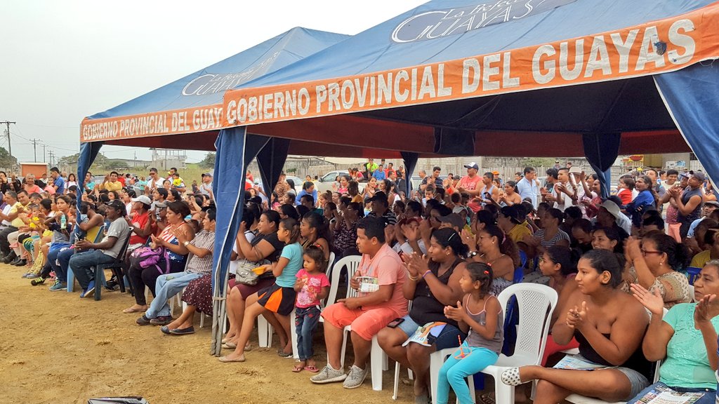 DIRDRA_GPG's tweet photo. Los moradores de Finca Delia se mostraron contentos con la obra de relleno hidráulico que se ejecutará en dicho lugar https://t.co/DsS2PwBqqy
