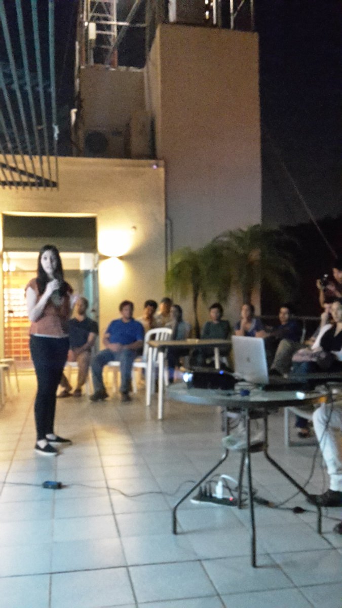 pescaurizab's tweet photo. @GabyGaona nos cuenta sobre "Google Course Builder" generando comunidades de conocimiento #Vtech15 https://t.co/UrHDidtOLF