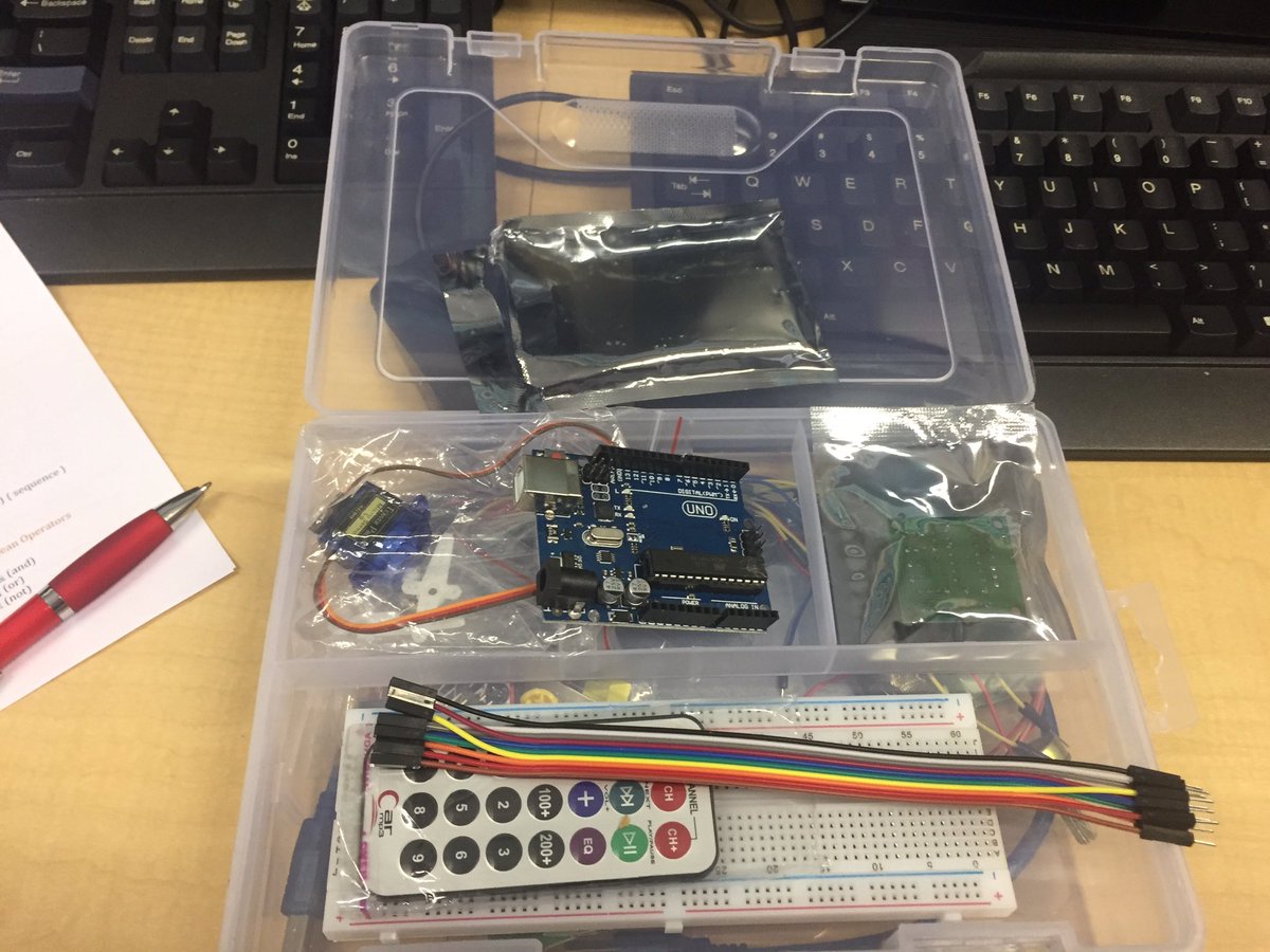 doogiegirl's tweet photo. QSITE FNQ proudly supports the Google CS4HS Arduino PD currently underway. https://t.co/pj3XGUukyG