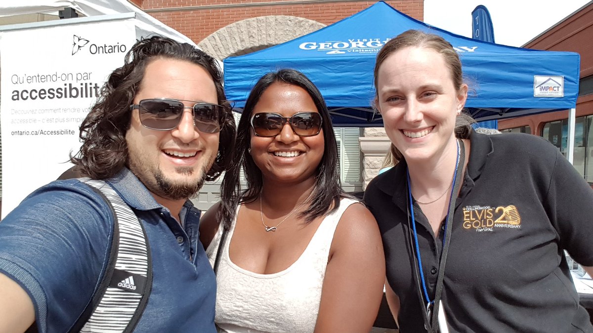 letsdiscoverON's tweet photo. Having an awesome time at #CWoodElvisFest in @TownCollingwood! Check out the crowds on Day 1. There's lots of #Elvis Memorabilia &amp; Iced Tea! https://t.co/XKCvprHnug