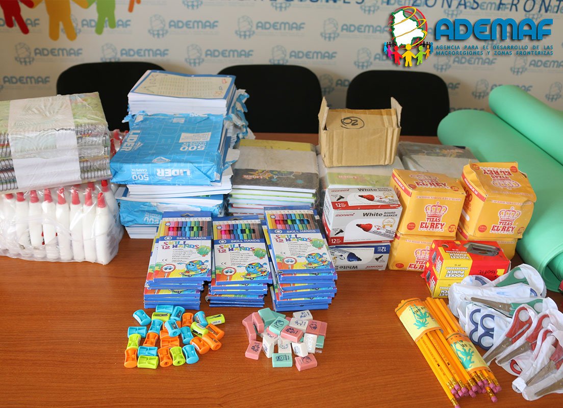 BENIINFORMA's tweet photo. ADEMAF ENTREGÓ MATERIAL ESCOLAR A COMUNIDADES DEL TIPNIS https://t.co/O325IKWEg1