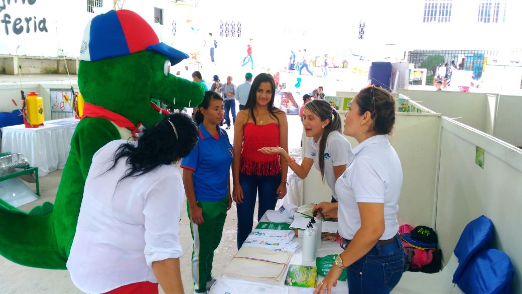 CAMHUILA's tweet photo. Hoy participamos en la III Feria Cafetera del municipio de #SantaMaría con nuestra campaña #CAMenTuMunicipio https://t.co/ompGJlrsWG