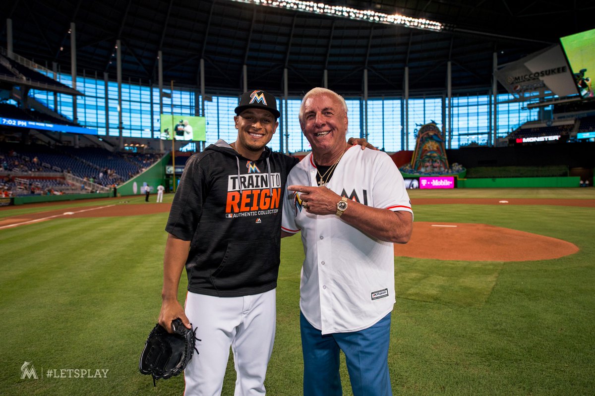 Marlins's tweet photo. WOOOOOOO! 🗣

#LetsPlay https://t.co/R7lgd2xjh3