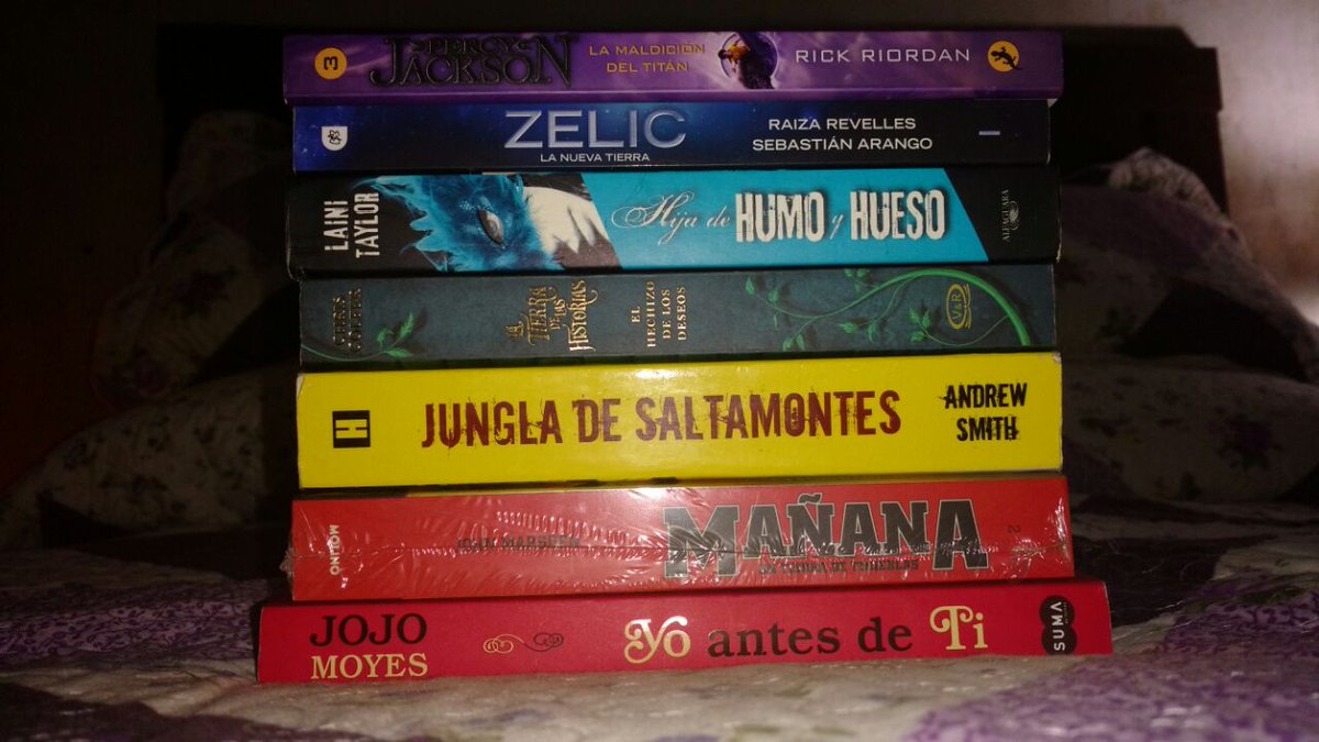 Tobbitto's tweet photo. Mi arcoiris de libros para la #Winterthon https://t.co/iYUOJ2rRCY