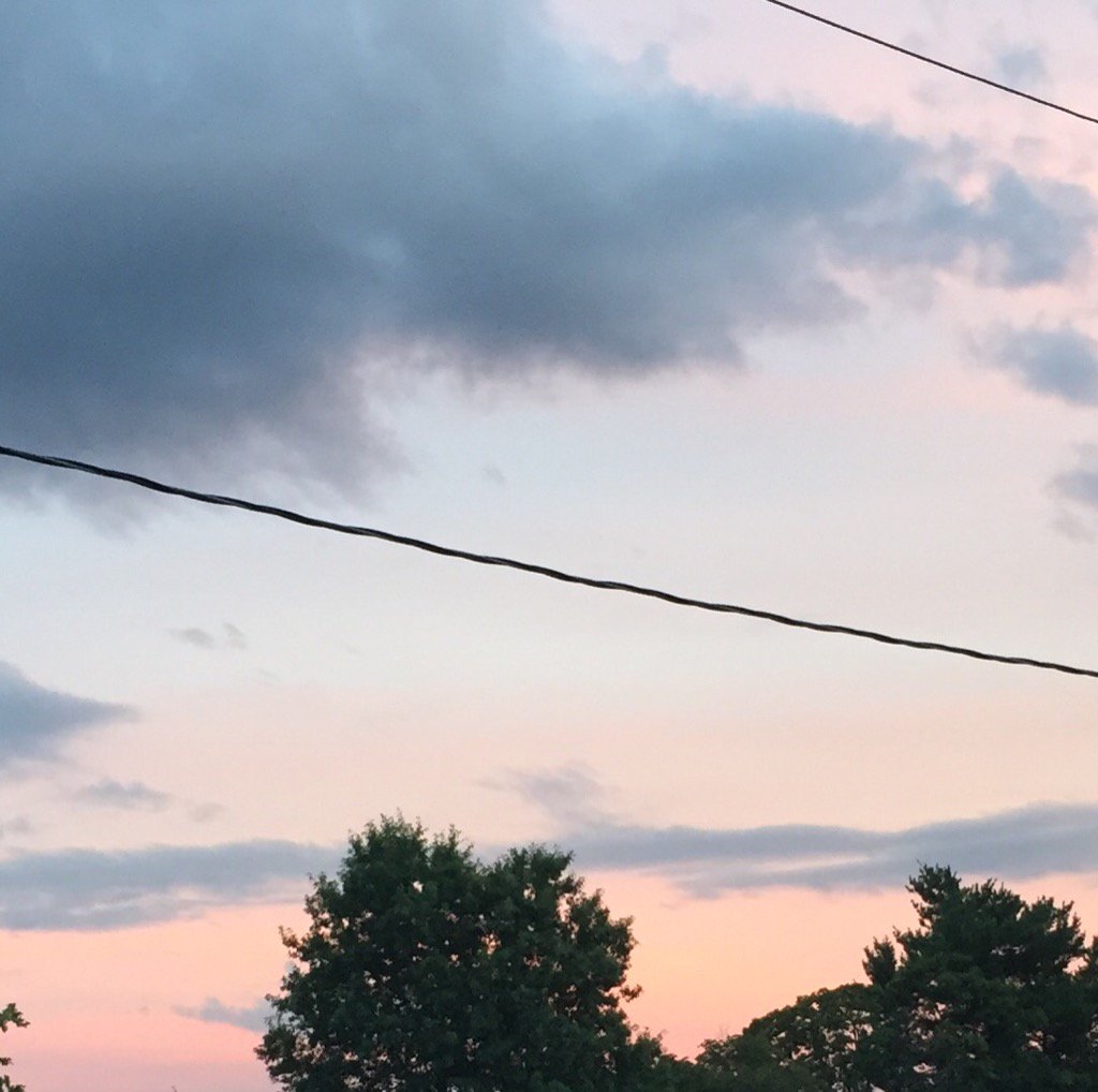 2Dills's tweet photo. #pinksky #Boston #dusk #pink 👩🏼‍🚀💓🌃 https://t.co/lm9rELdC9f