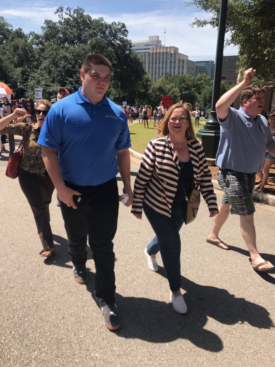 SupCindyChavez's tweet image. #LocalProgress17 March to the Capitol in Austin