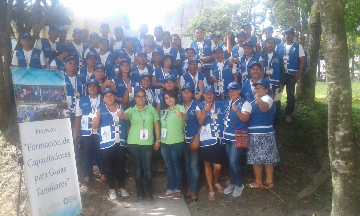 CopanGuias's tweet photo. #Guias de Familia Santa Rosa de Copan. https://t.co/B5fwuHzdBr