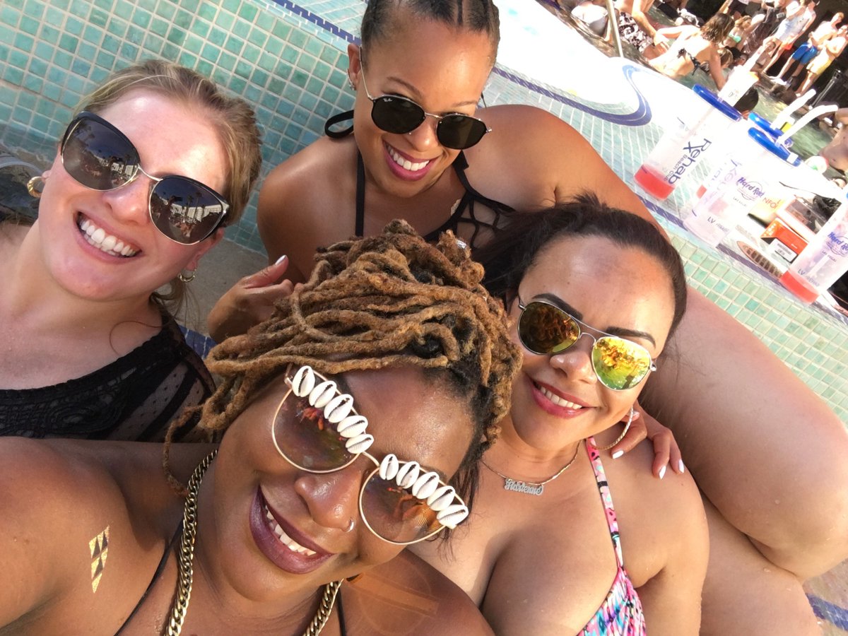 Zingazow's tweet photo. @JBLaudio #jblfest #jbl085 #Rehablasvegas was lit today!!!! https://t.co/ayRi4KPV8u
