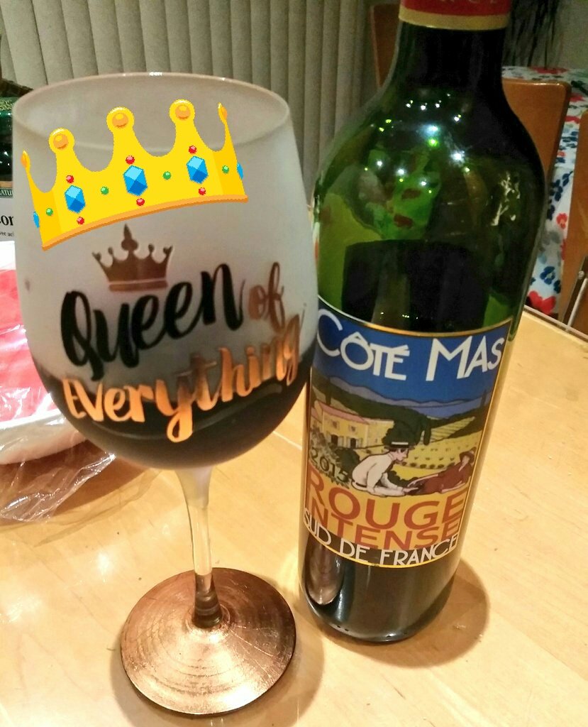 Multiverse Queen tweet media