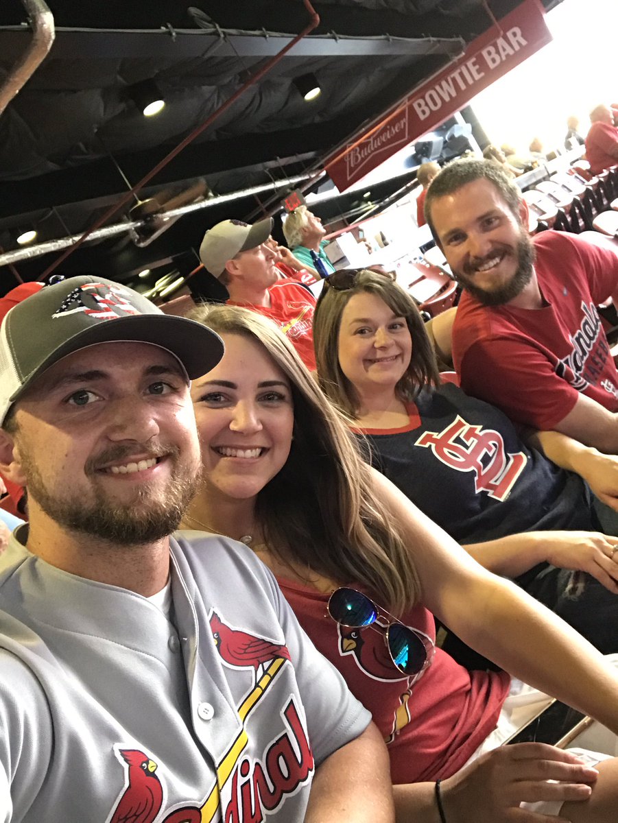 CanoteChewy's tweet photo. Free Foods🤙🏽#BudandBurgersPromotion @kaleigh_monnig @SamCarey04 @Ncarey1 https://t.co/xDsHajWFZO