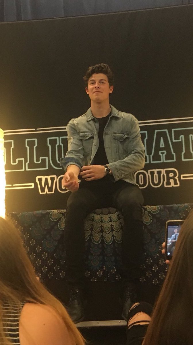 DailyMendesLive's tweet photo. Photos of Shawn during the Q&amp;A https://t.co/Qh1QxgmSai