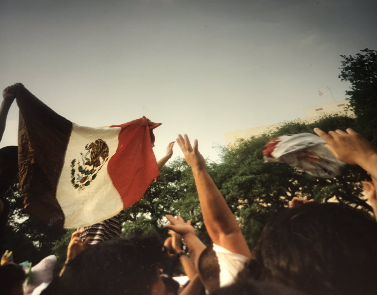 punkeyesis's tweet photo. Caifanes '92 https://t.co/jmWW0LXVgw