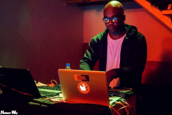 IfYouGotSoul's tweet photo. Black Charles prépare une playlist de 🔥 #TheSoulParty #IYGS https://t.co/CMMunP03z5