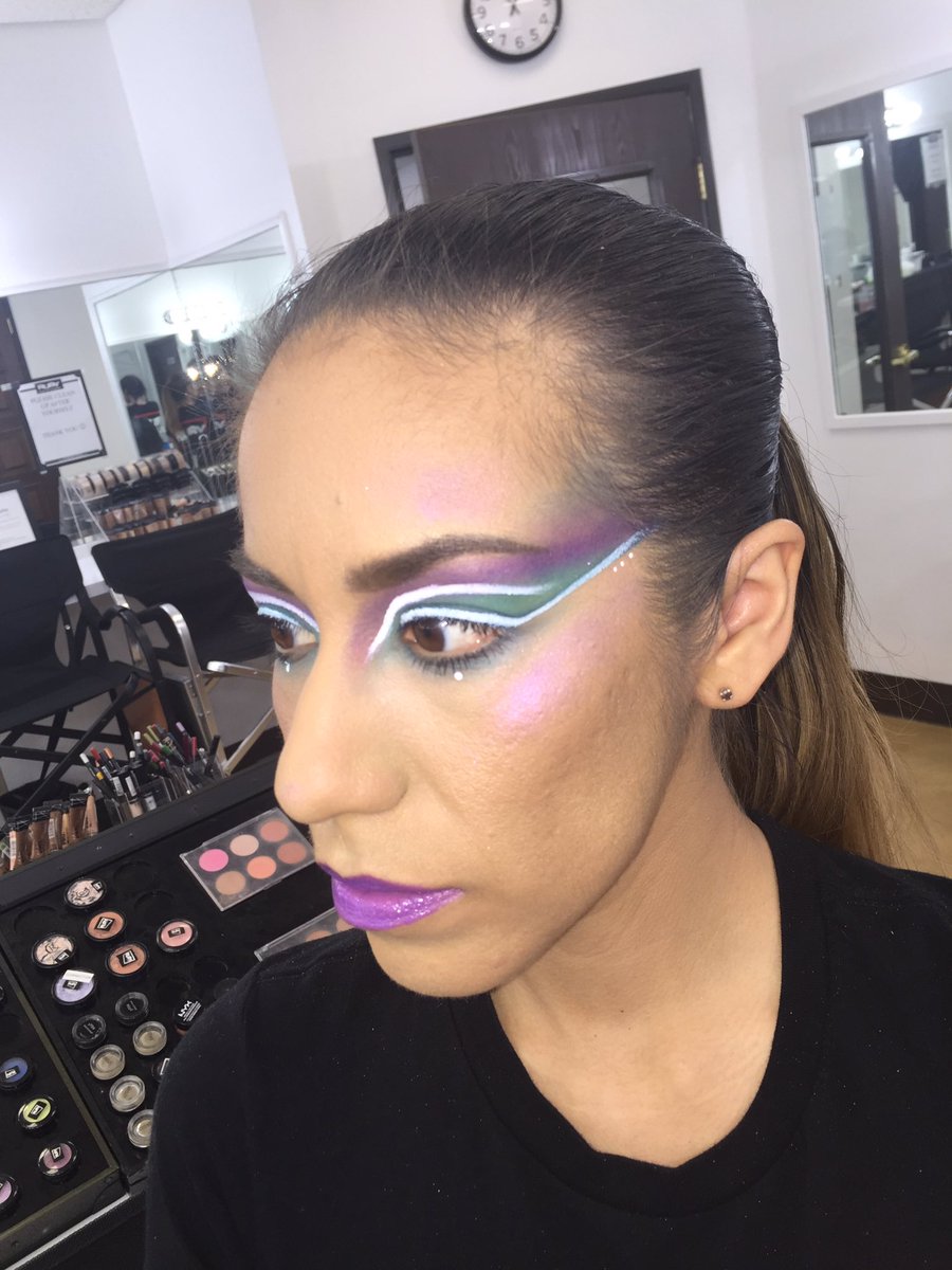 looksbyG's tweet photo. fashion cat eye 💟 https://t.co/y6LgUIF8lo