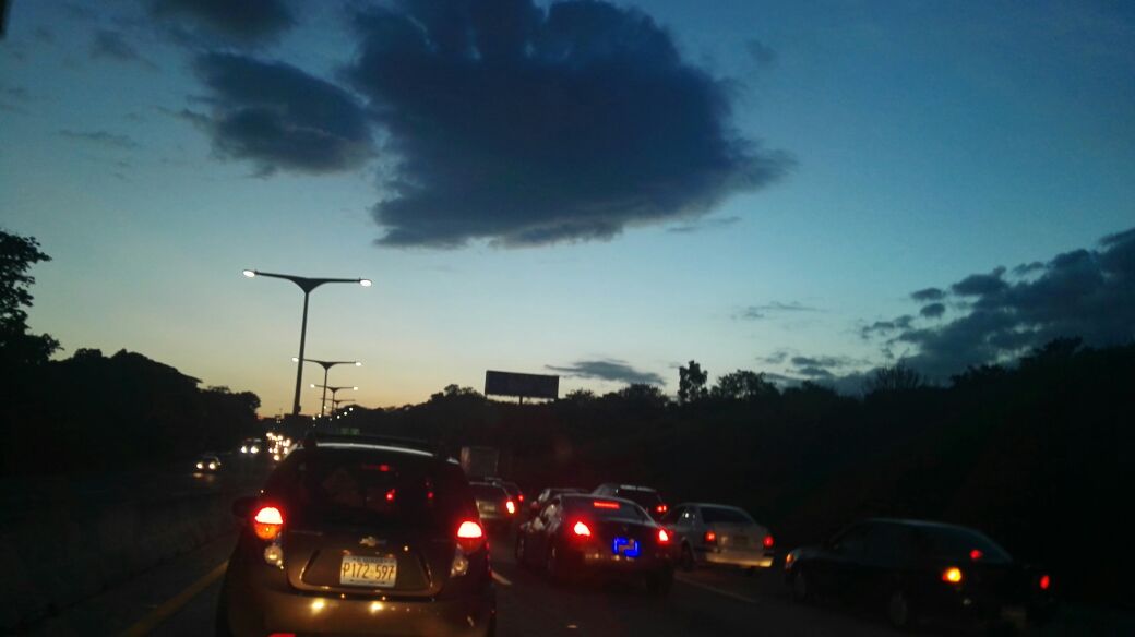 #TraficoSV sobre bulevar Monseñor Romero