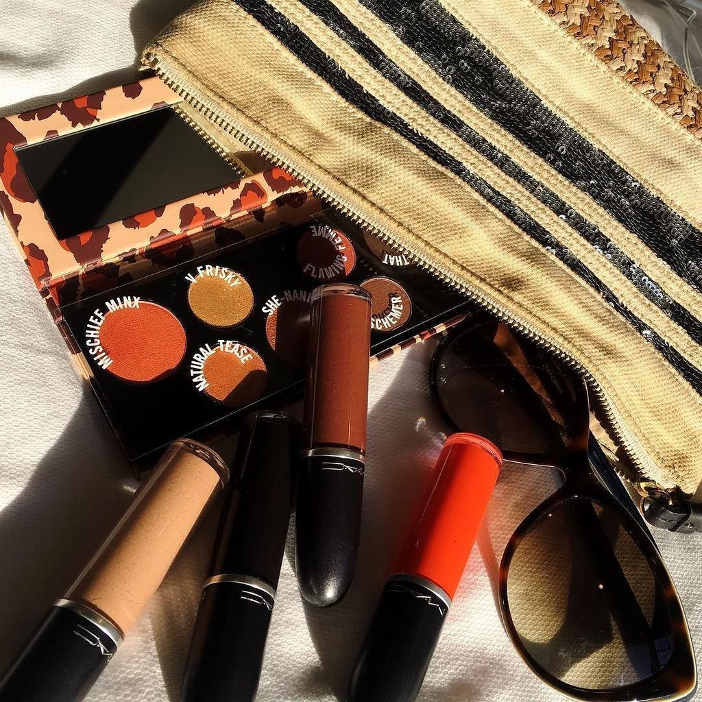 S O • M A N Y • O P T I O N S :  There are way too many saucy options to coordinate with this #new #MACGirls Palet… ift.tt/2v5mcAz