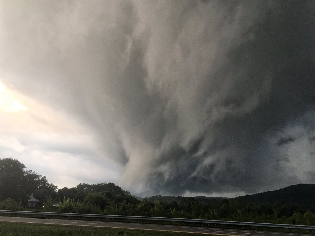 pawpawpatch4's tweet photo. @NC5_LelanStatom @martinkoon said you would like these photos. Crazy clouds in Cannon County this evening. #storms #flood #weather #sky https://t.co/69BMxe5Ftc