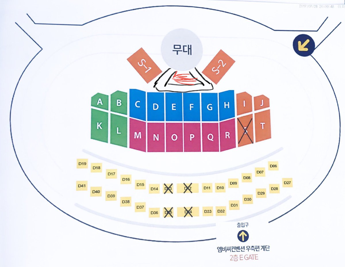 DHSH_0628's tweet photo. 자리 배치도 이렇게되구요 저기 검은색으로 그린게 돌출무대고 그 안쪽으로 팬석 스탠딩인거 같아요~ https://t.co/TTVDEqgZd1