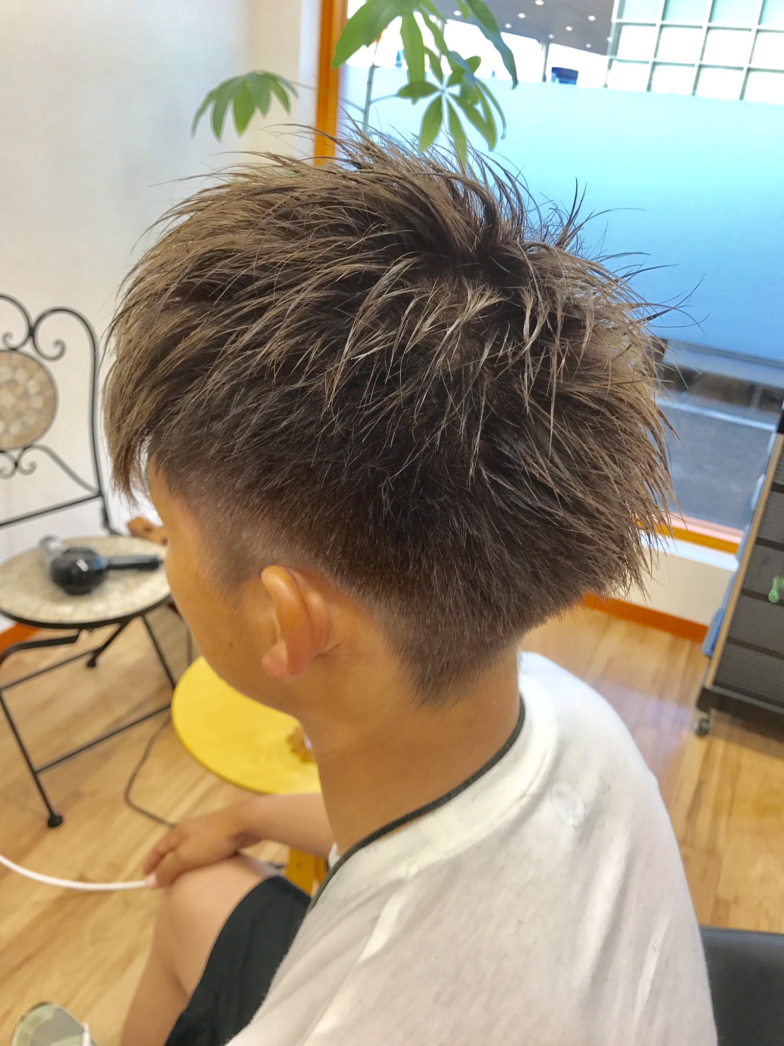 Hair Design Ath Ru 今日も暑い D でもお店は寒い D メンズのお客様はサッパリして涼しそう D やっぱり夏は刈り上げですなぁ D マットアッシュカラーも映える 宮崎市 美容室 プライベートサロン メンズカット サマースタイル