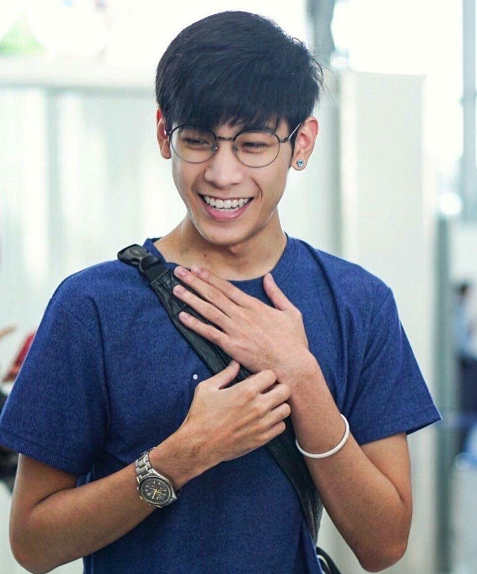 super__simba's tweet photo. #SingtoParchaya Sing, happy birthday😘Such a glowing gentleman you are, you deserve better and hope you embrace happiness @stjinx_maya 💝💝 https://t.co/qVNzCWe67D