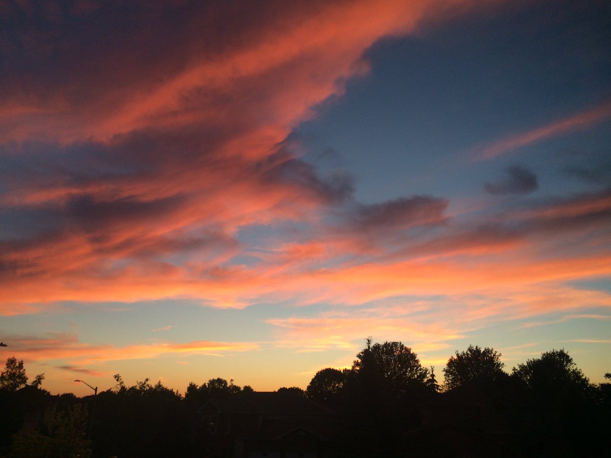MotionMobility's tweet photo. My beautiful #Barrie 
Sunset, Friday 9:00 PM https://t.co/kUcg9sjTbP