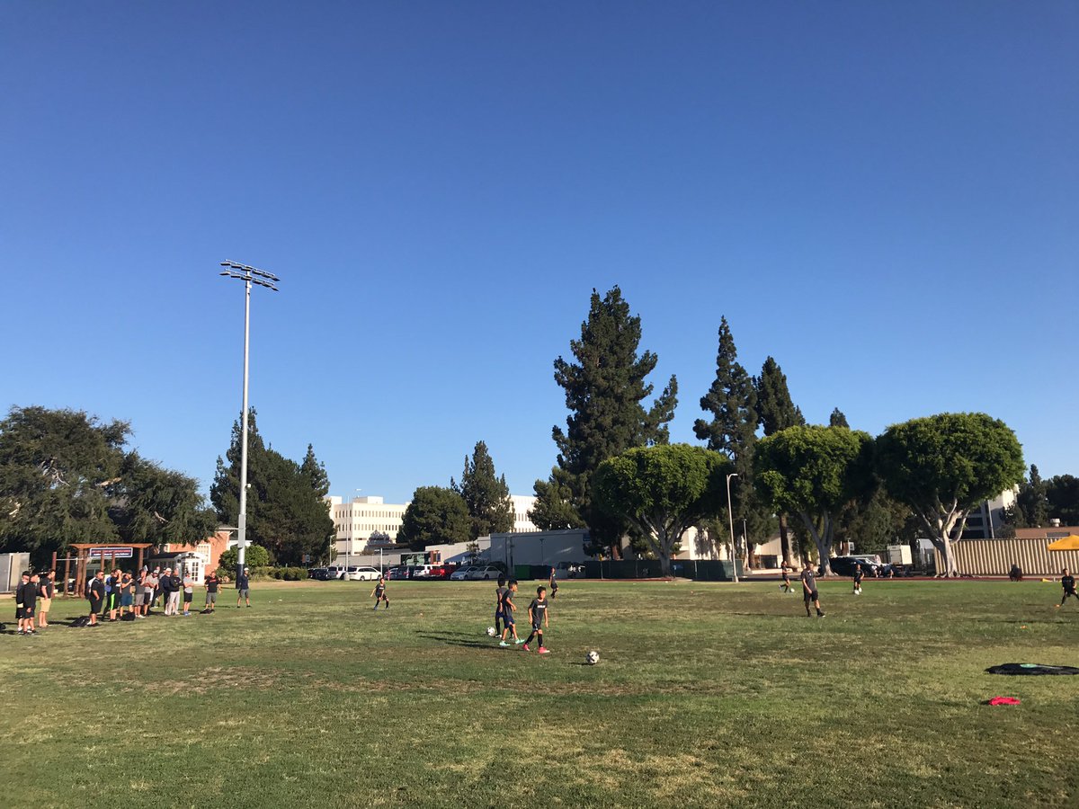 ThatCroatianGuy's tweet photo. Meanwhile, Joey and Danny are leading some players through our core exercises for our #343Summit coaches to see. https://t.co/VPfkLWtZxT