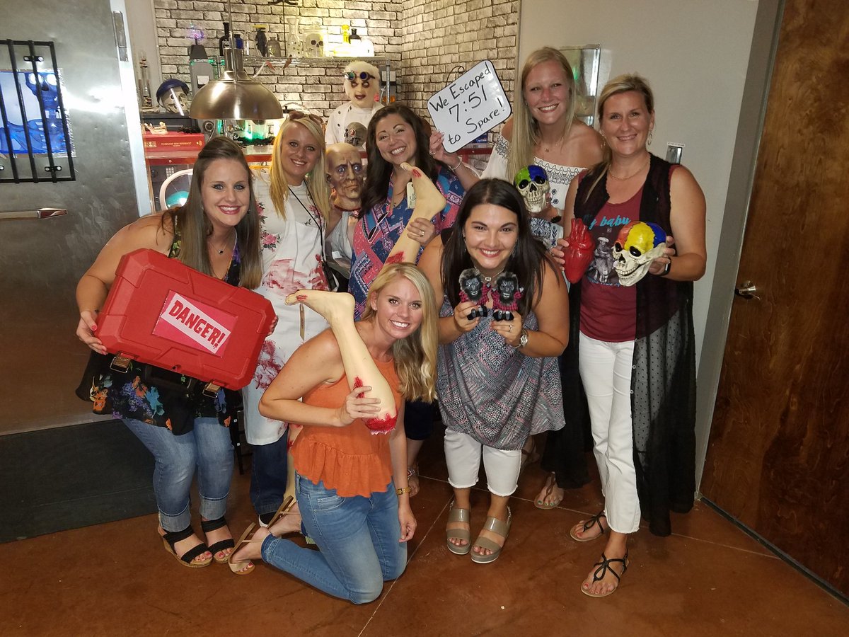 CockrellShana's tweet photo. We escaped!!! #cekidsmatter @MrsJacksons4th @martincrew34 @JennieEilts @ParkersPanthers @kturner02 https://t.co/vyRcH0h3Ie