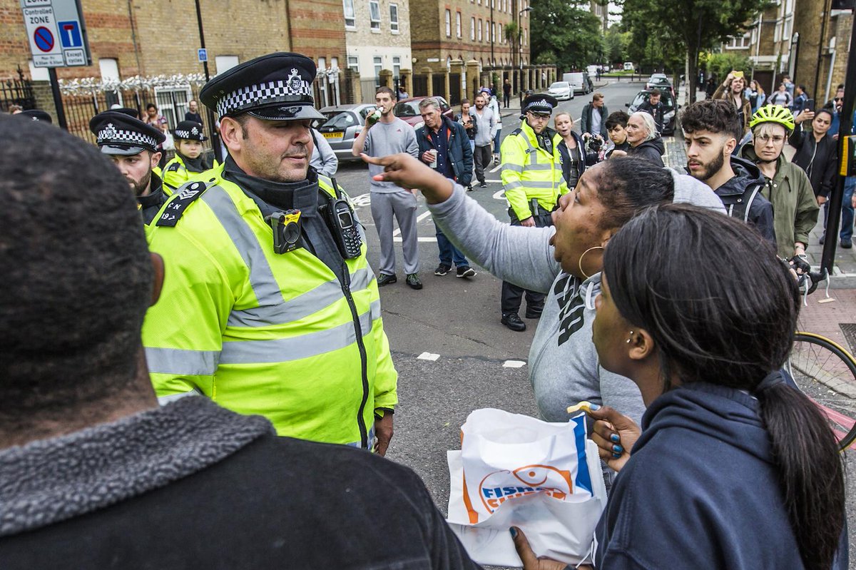 VICEUKmedia's tweet photo. Demonstrators blocked a road in London in protest of man who died after police chase: https://t.co/aylL3x7rXR https://t.co/HCjGkJywmF