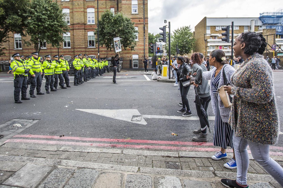 VICEUKmedia's tweet photo. Demonstrators blocked a road in London in protest of man who died after police chase: https://t.co/aylL3x7rXR https://t.co/HCjGkJywmF