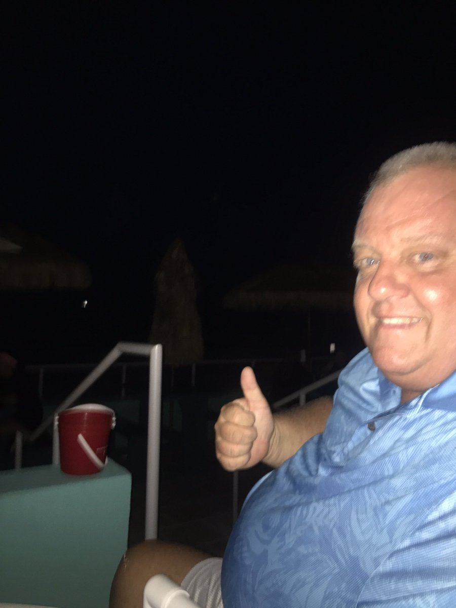 BeefCornellUGA's tweet photo. @BeachBucketOB Enjoying a sprite & live music #BeachBucket in #OrmondBeach #LoveFL #YouDontHaveToGo #ButYouCantStayHere 😝🤗 shirt & eye color https://t.co/MFhfASeg30