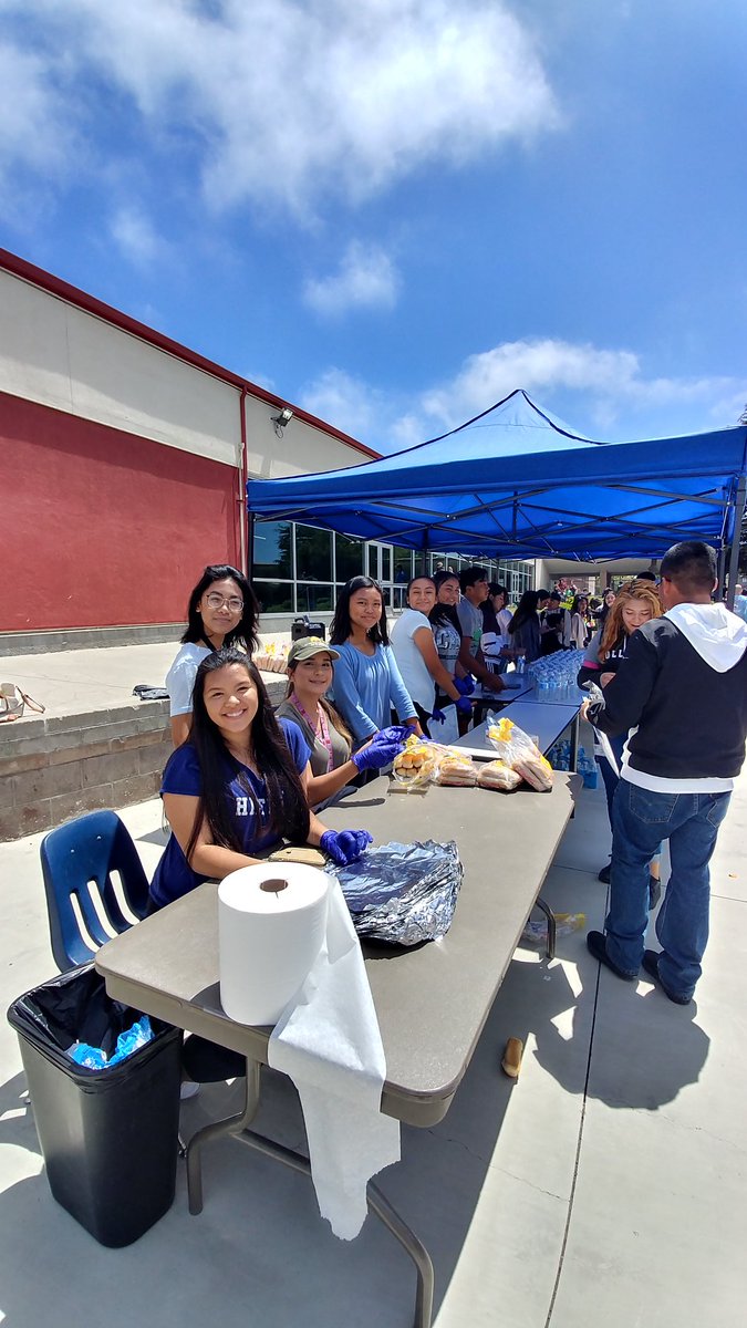 NSHSVikings55's tweet photo. Freshman Orientation for the Class of 2021 and Link Crew Leaders #NSHSVIKINGS https://t.co/EMHVYLtMtM