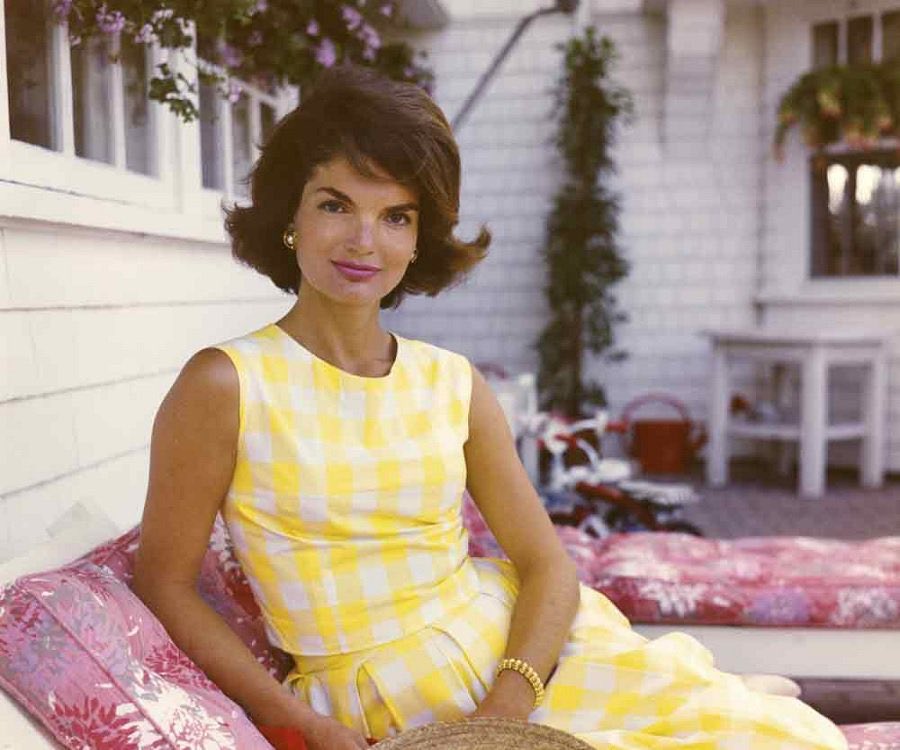CourtneyMNance's tweet photo. Happy 88th Birthday Mrs. Kennedy! #ThinkLikeJackie #ActLikeJackie #DressLikeJackie #QueenOfClass https://t.co/uWP0FrZVQl