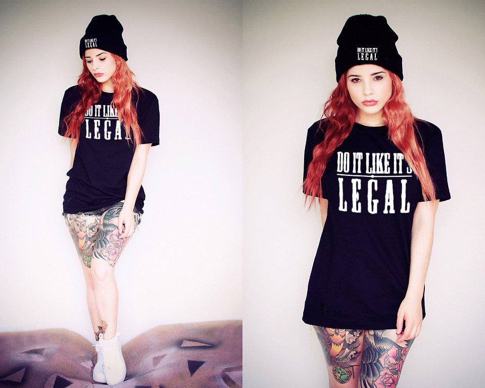 brisnow1's tweet photo. #Doitlikeitslegal #blacktshirt get yours at https://t.co/zQxMLkOMvB today https://t.co/QJ1hn9KXgf