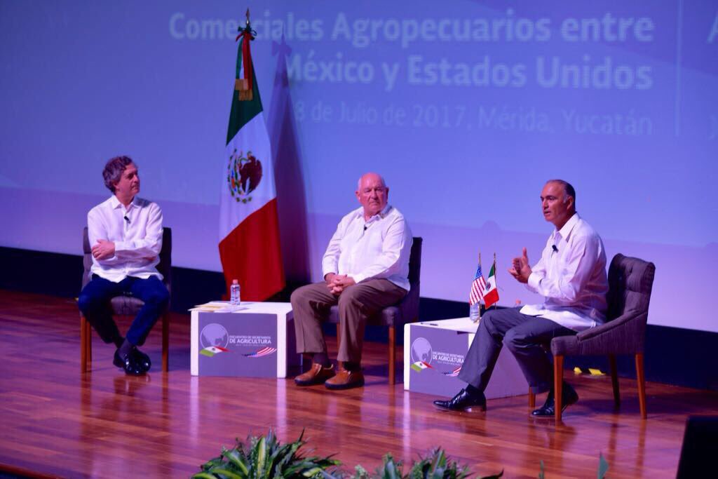 ppcalzada's tweet photo. A través del diálogo anticipamos los retos y trabajamos en soluciones que nos permitan dar certeza al sector https://t.co/nmnBlemr8Y
