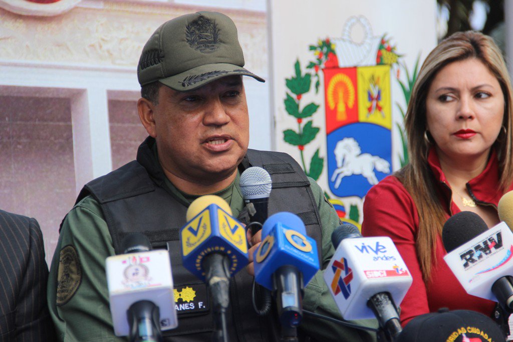 wlkyts's tweet photo. #AUDIO Yanes aceptó uso de las armas en lugar donde fue asesinado Gustavo Villamizar #28Jul https://t.co/SlBrKUE8zW https://t.co/8KIQxALoqg
