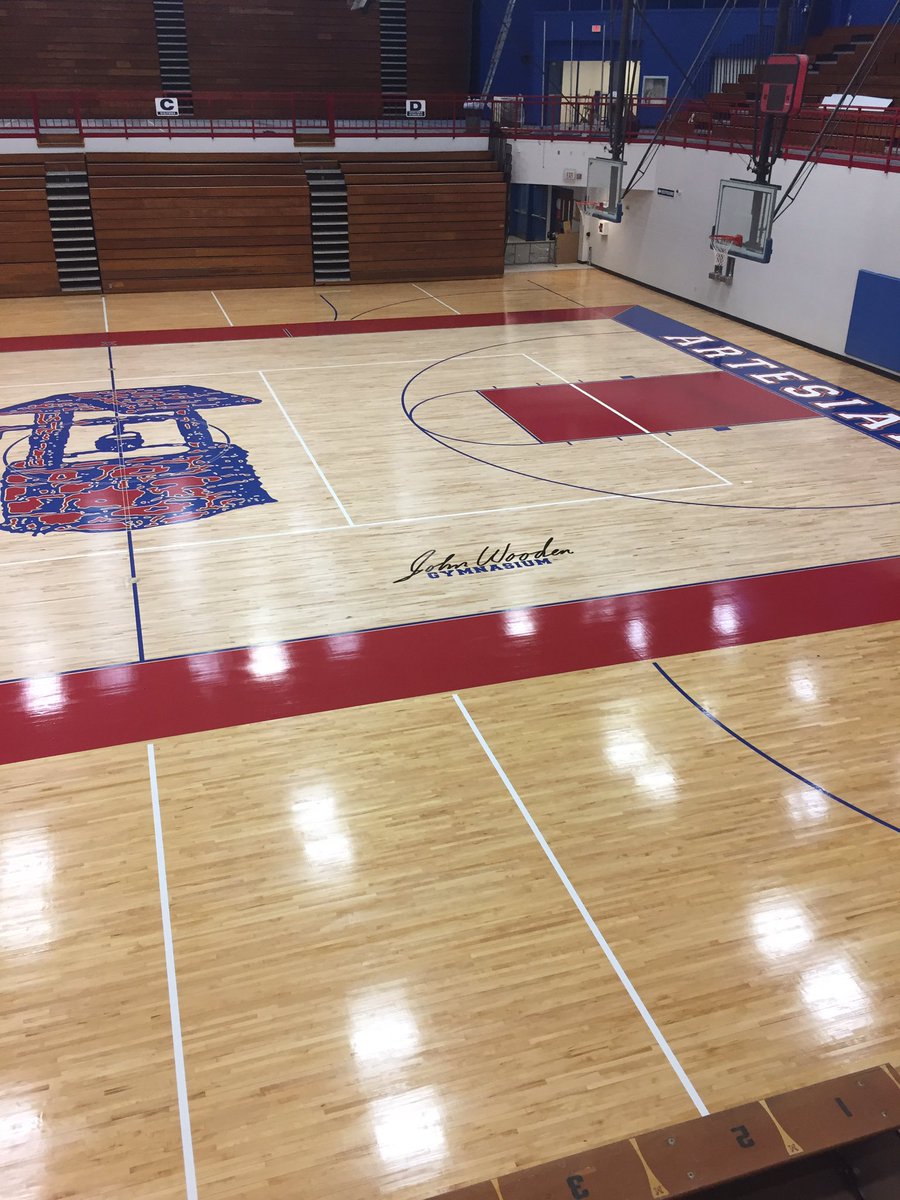 ArtieHoops's tweet photo. John Wooden Gymnasium remodel; welcome back the Artesian Well!! https://t.co/BC77U4tUar