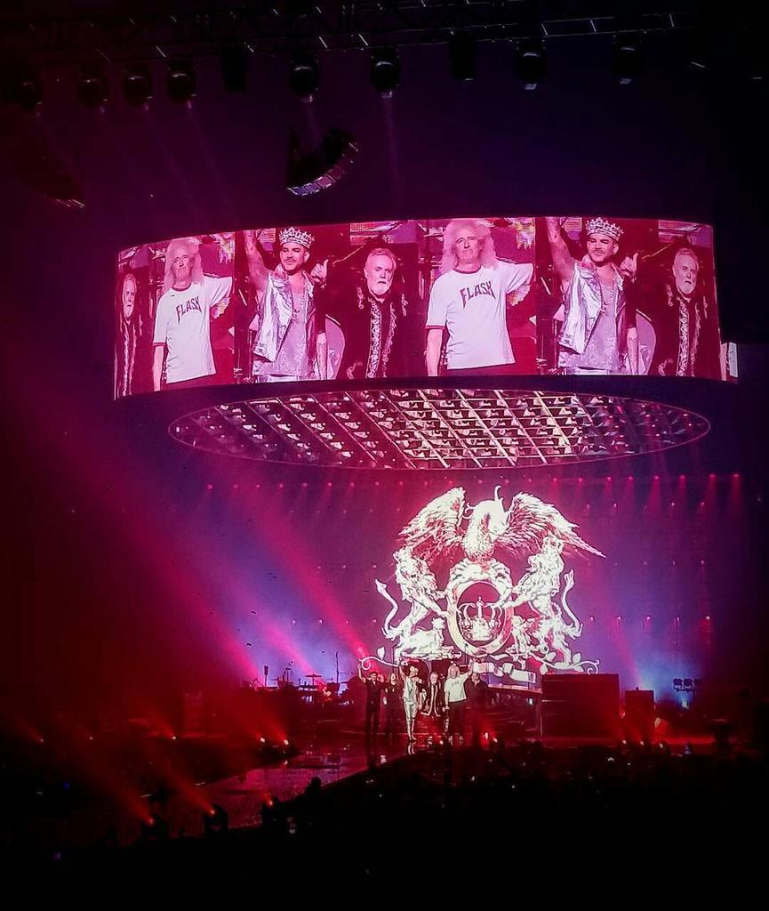 OZzeeGal's tweet photo. jchenabc: Fulfilled a dream of mine tonight. Well, the best I can do. #MissingFreddie #Queen... https://t.co/nm3h1aKOKq https://t.co/sEyxG0rxtf