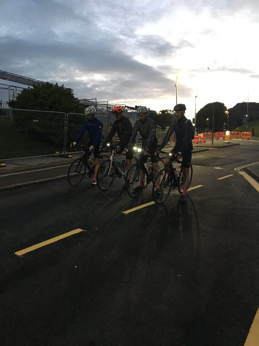 And their off... good luck guys ! <a href="/Ride4Laura/">Ride For Laura</a>