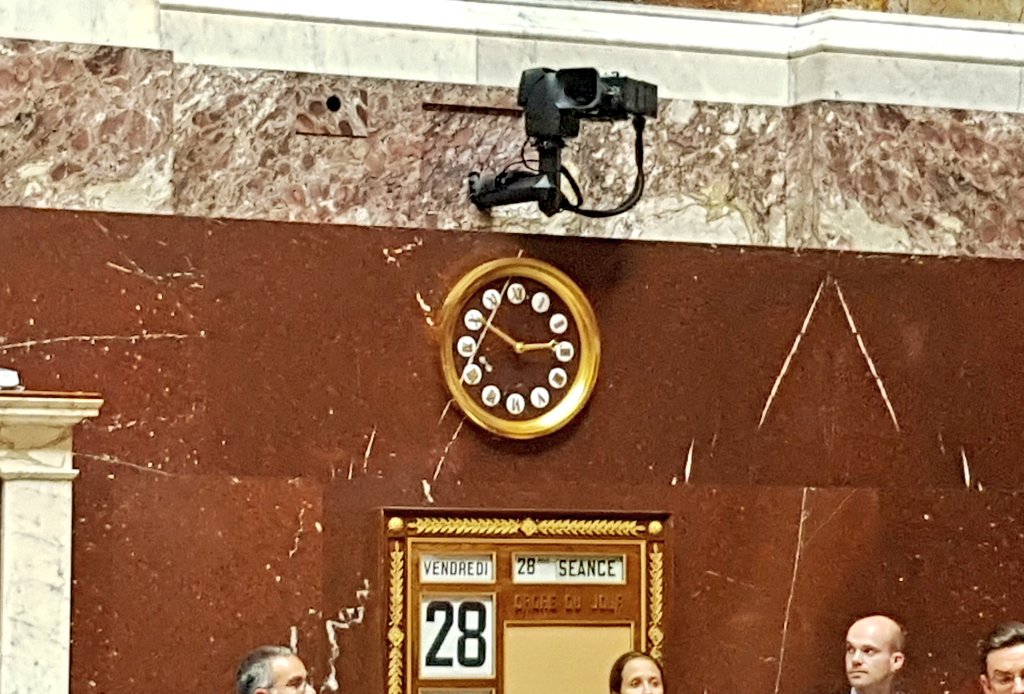 SylvainMaillard's tweet photo. Voté ! Après 49h de discussion, 5 jours et 5 nuits, la #LoiConfiance dans la vie politique est adoptée. 
Promesse de campagne tenue ! #LREM https://t.co/3q62qKpeCG