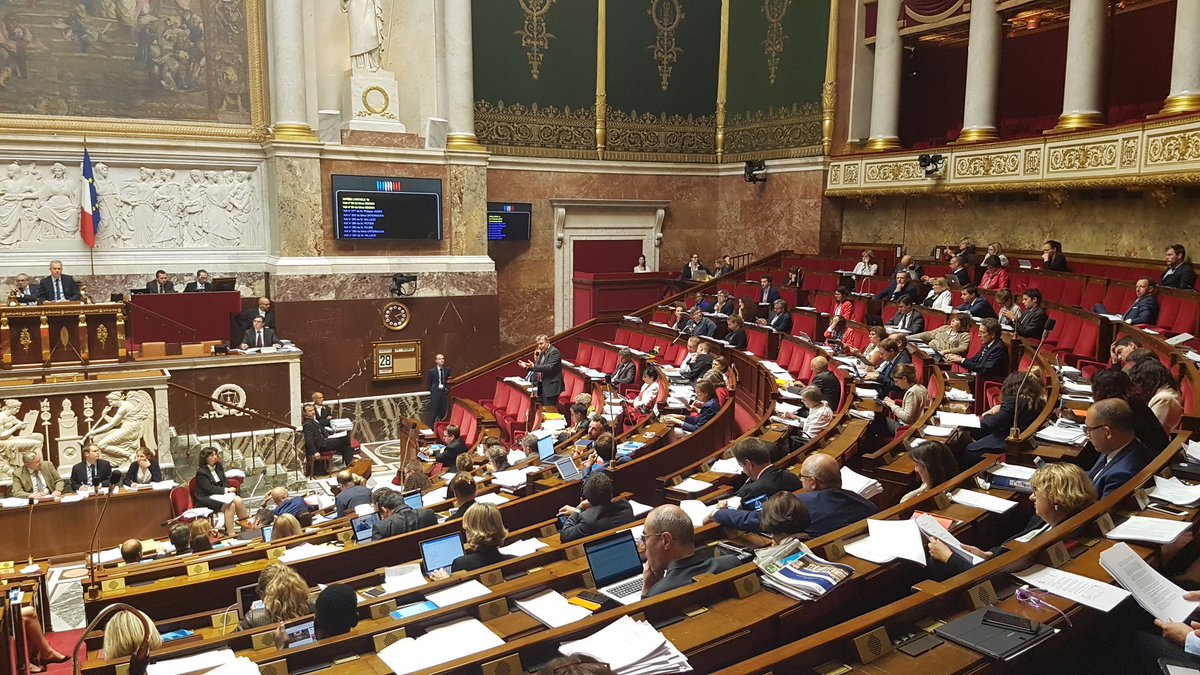 SylvainMaillard's tweet photo. Voté ! Après 49h de discussion, 5 jours et 5 nuits, la #LoiConfiance dans la vie politique est adoptée. 
Promesse de campagne tenue ! #LREM https://t.co/3q62qKpeCG